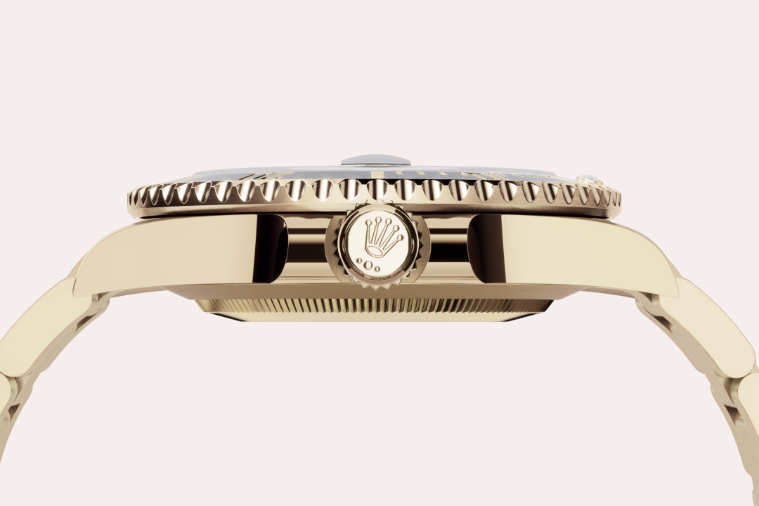 Rolex Submariner Date — 18 Karat Gelbgold