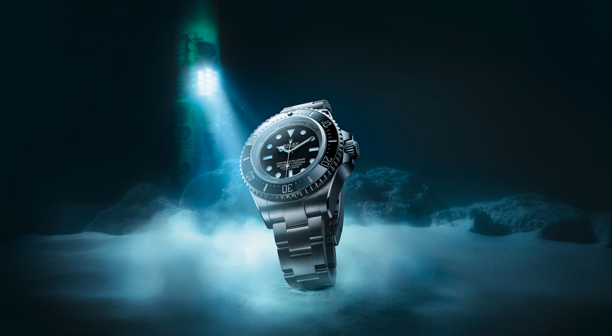 Rolex Deepsea Challenge auf dem Meeresgrund mit Tauchboot-Scheinwerfer