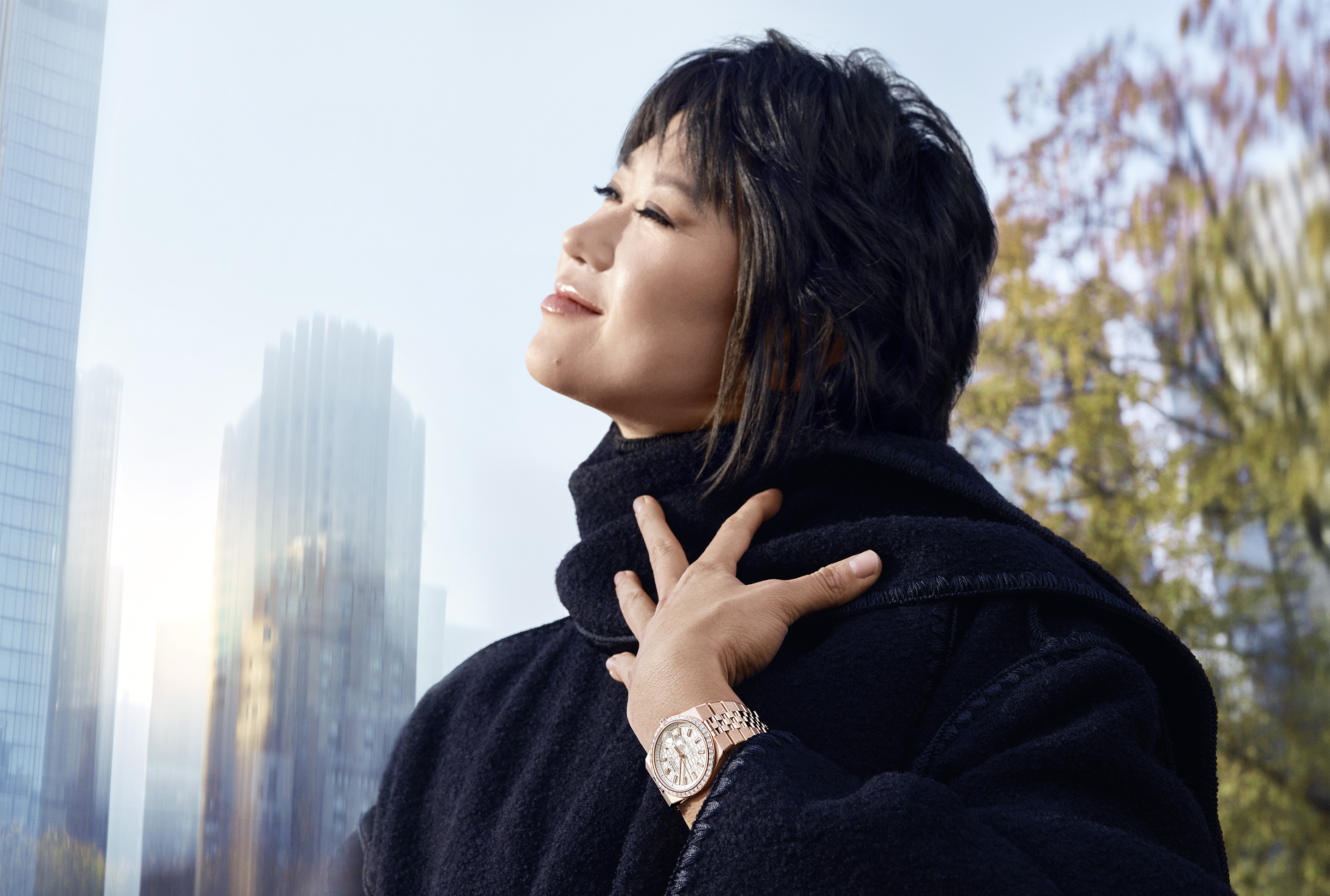 Yuja Wang trägt die Rolex Land-Dweller in Everose-Gold